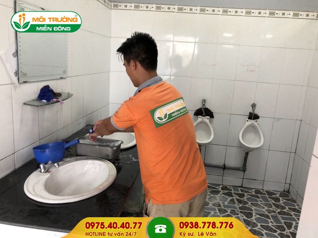 Dịch vụ hút bể phốt trường học